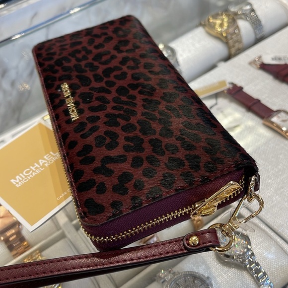 MICHAEL KORS
Leather Lg Continental Wristlet Case Wallet Exotic Print Hair Culf - Picture 6 of 16